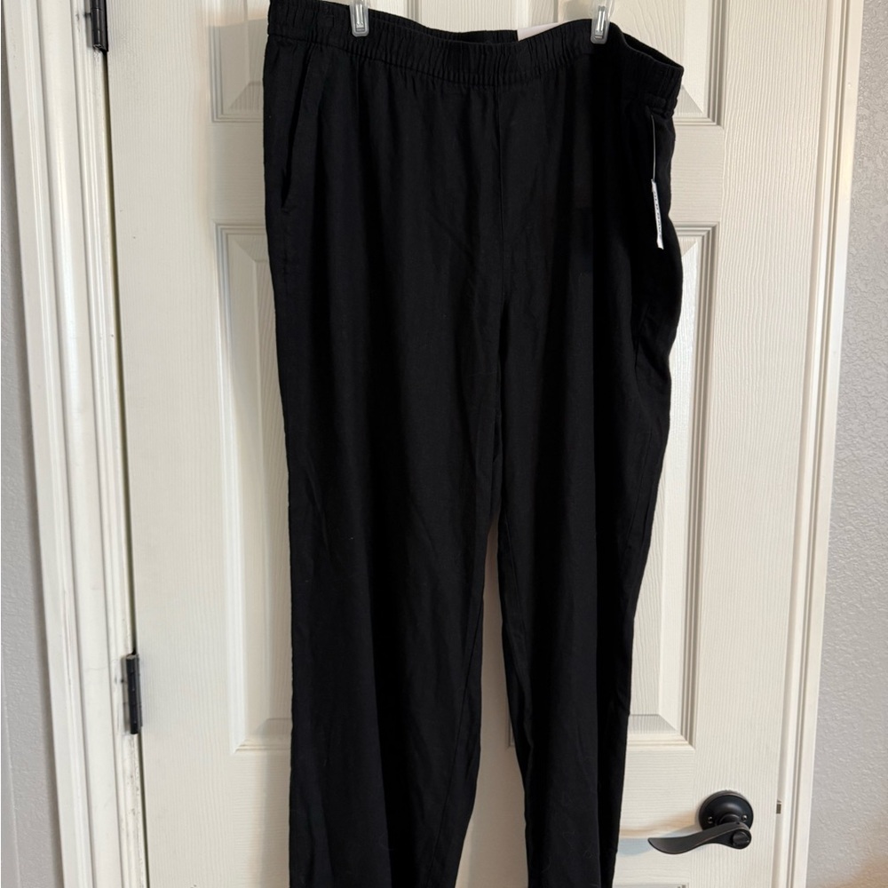 Women’s black linen pants